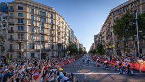 La primera etapa del Tour de Francia en Barcelona, con miles de aficionados en las calles