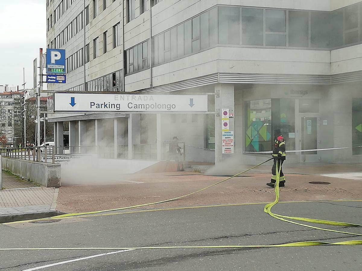 Los bomberos en el lugar