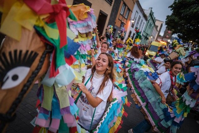 Desfile de la pandorga y los caballitos de fuego, en La Laguna