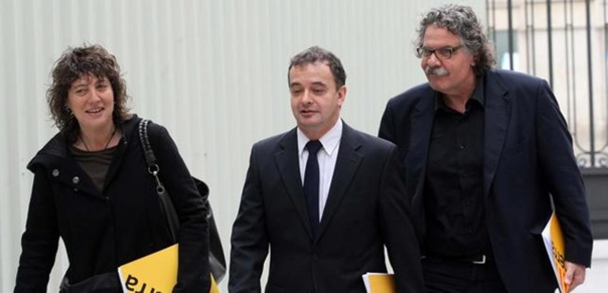 Los diputados de ERC se dirigen al debate del estado de la nación, este miércoles.