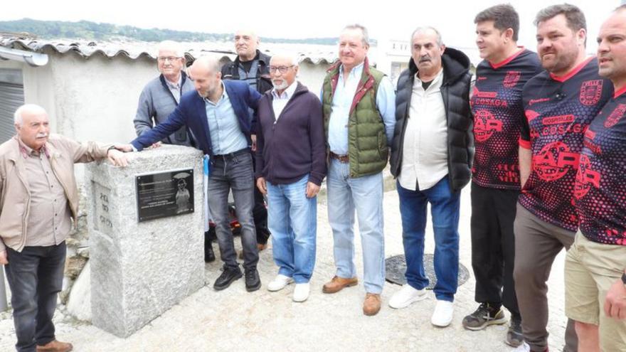 Inauguración del homenaje a Cuco de Velle en su pueblo.   | // F.CASANOVA