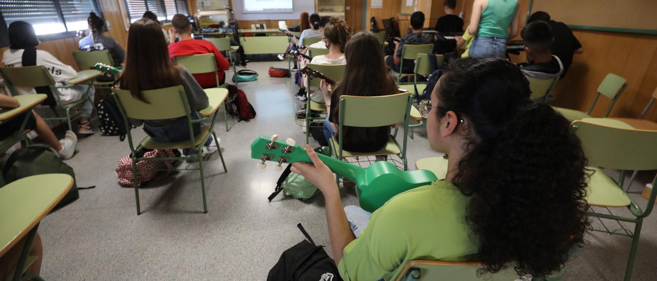 Aula de música en un instituto de la provincia