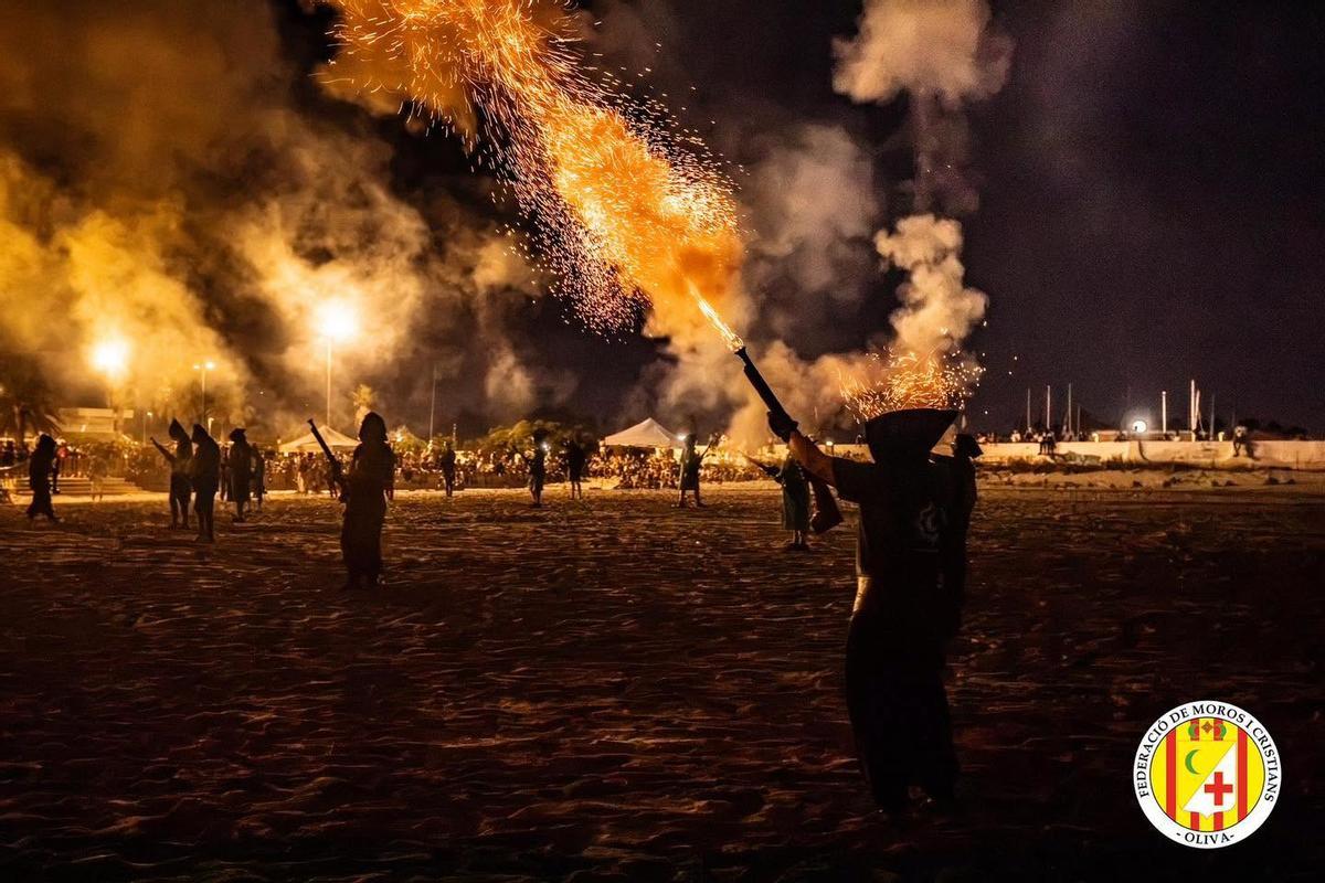 Oliva vive con la máxima pasión las fiestas de Moros i Cristians 2026: Vecinos y turistas disfrutan de la espectacularidad de los actos