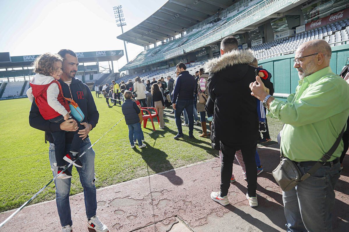 Los Reyes Magos visitan al Córdoba CF en el Arcángel