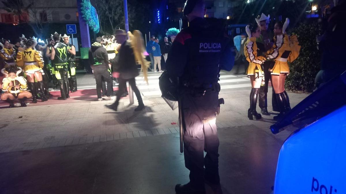 Imagen de Mossos en el carnaval de Sitges