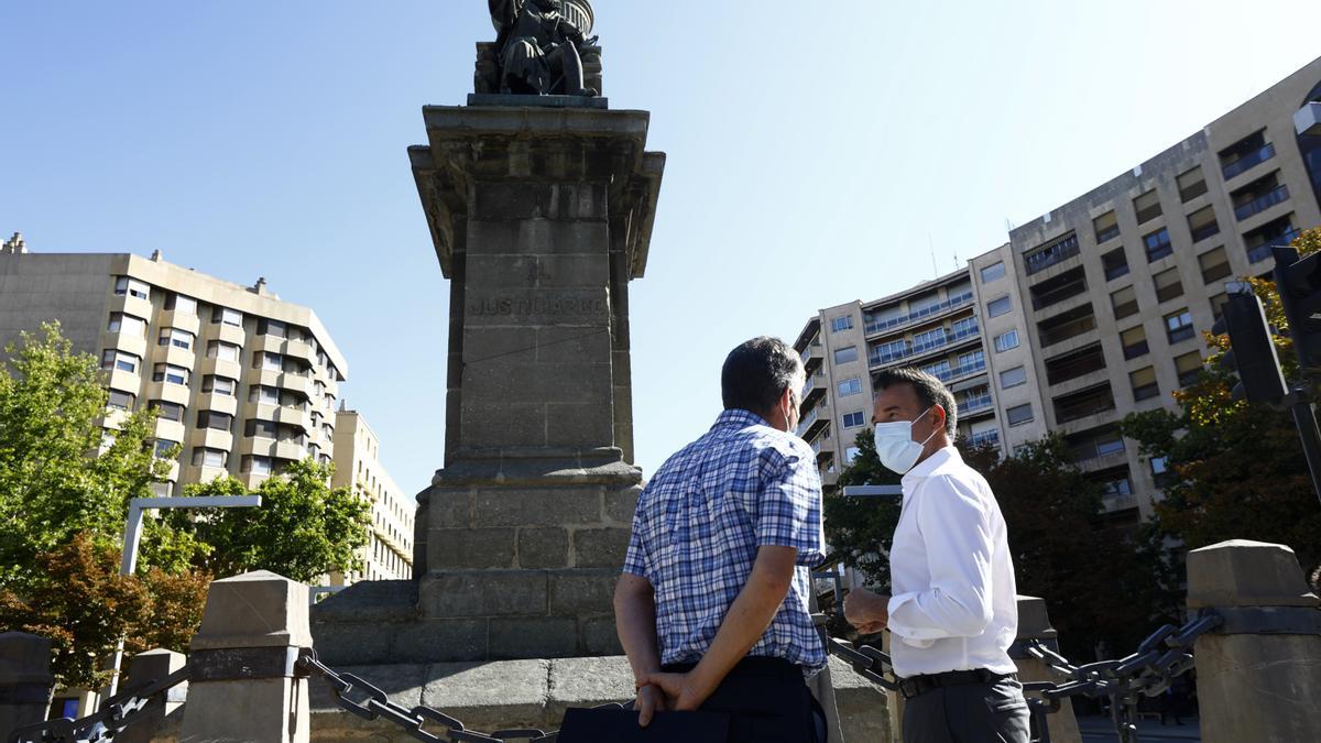 Víctor Serrano anunció este martes que el monumento al Justicia se rehabilitará en otoño.