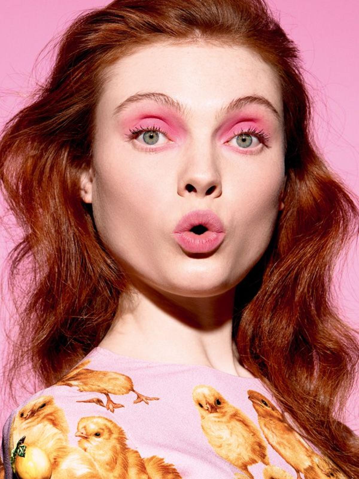 Maquillaje colorblock en fucsia