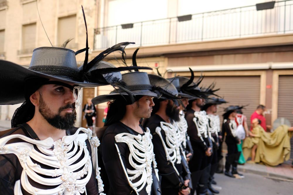 Miles de devotos festeros acompañaron al santo anacoreta en la sobria y tradicional Procesión