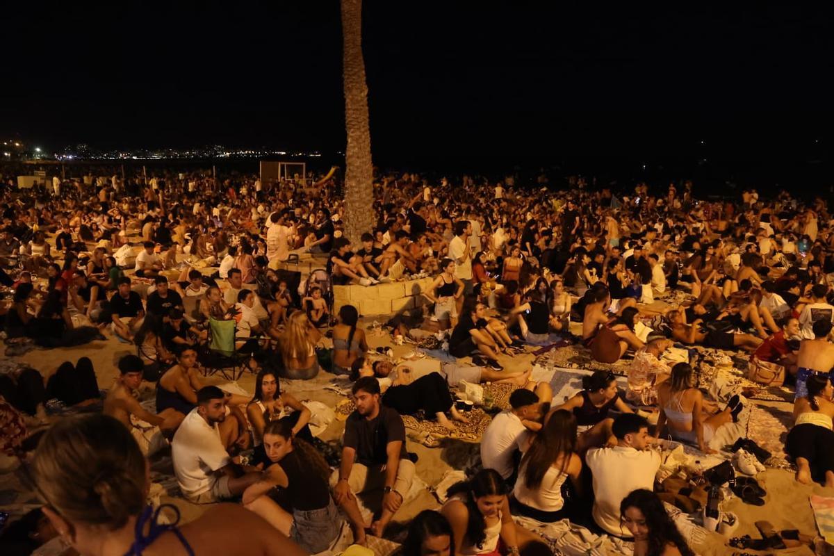 Última noche de fuegos artificiales de Hogueras: broche final a un certamen marcado por la nueva ubicación