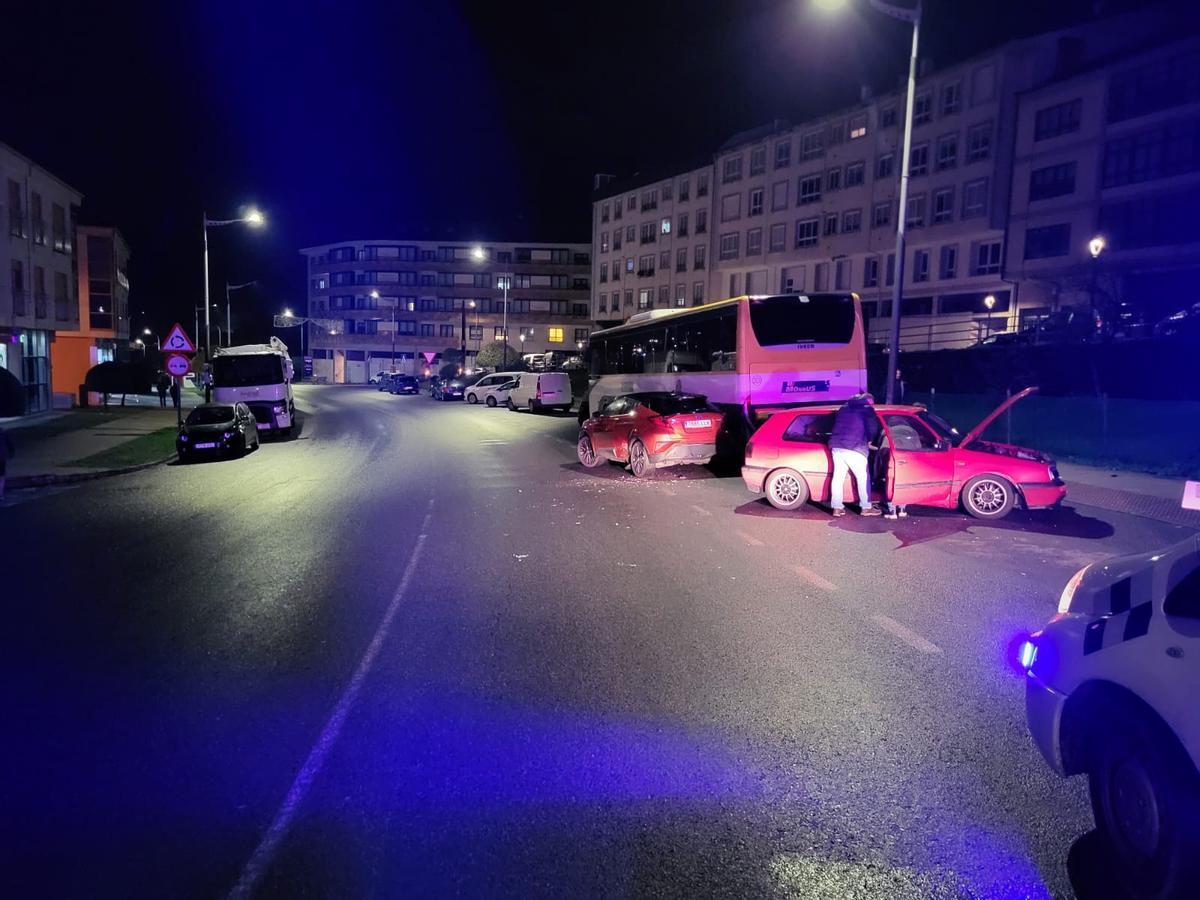 Vehículos implicados el lunes en una colisión múltiple a la entrada de Silleda.