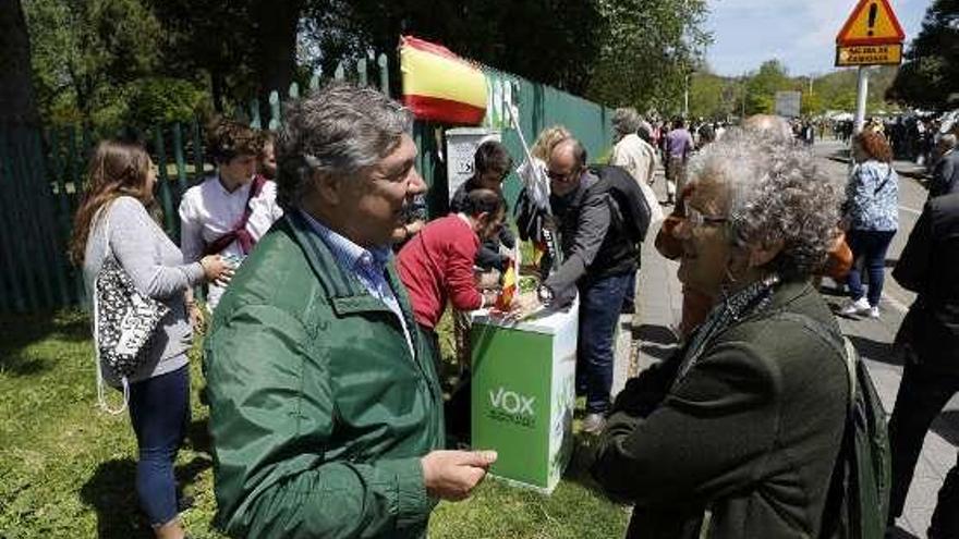 Eladio de la Concha, ayer, en el reparto de Vox.