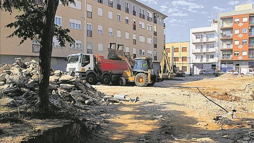 Benicarló arranca las obras del jardín interior del Mucbe