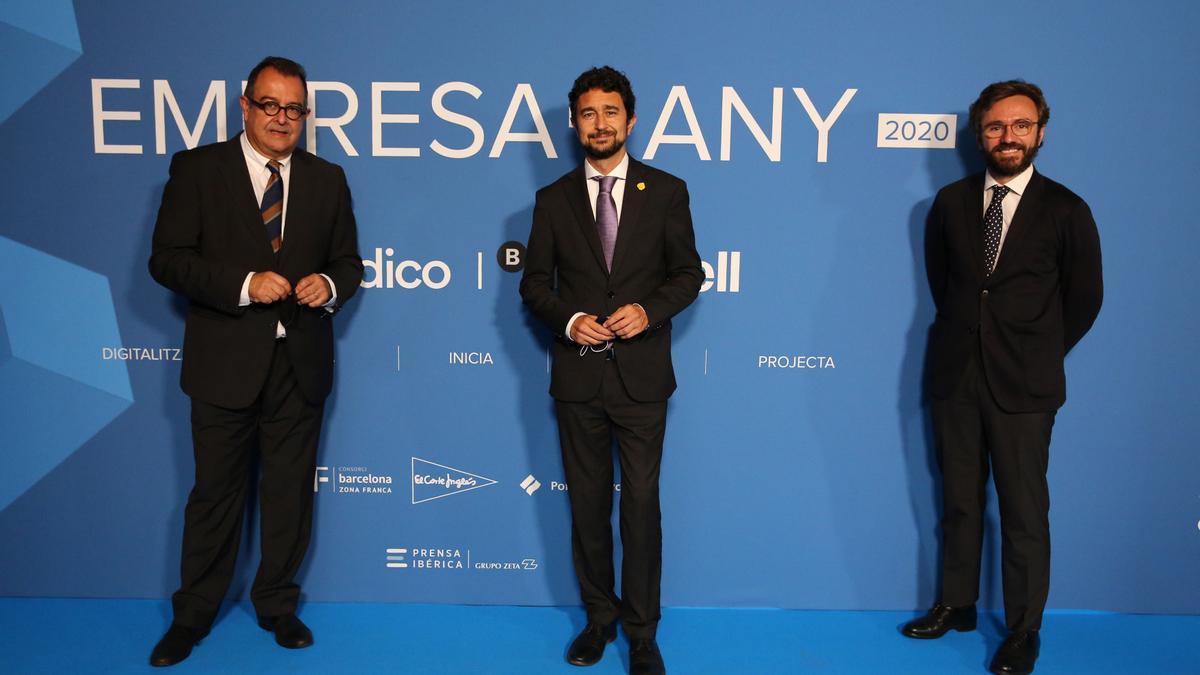 Premios Empresa de l’any 2020 en la Llotja de Mar En la foto Albert Sàez con Damià Calvet y Aitor Moll