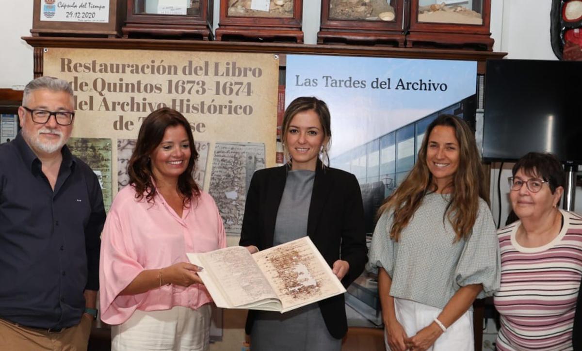 Recepción de Libro de Quintos 1673-1674 por el Ayuntamiento de Teguise.