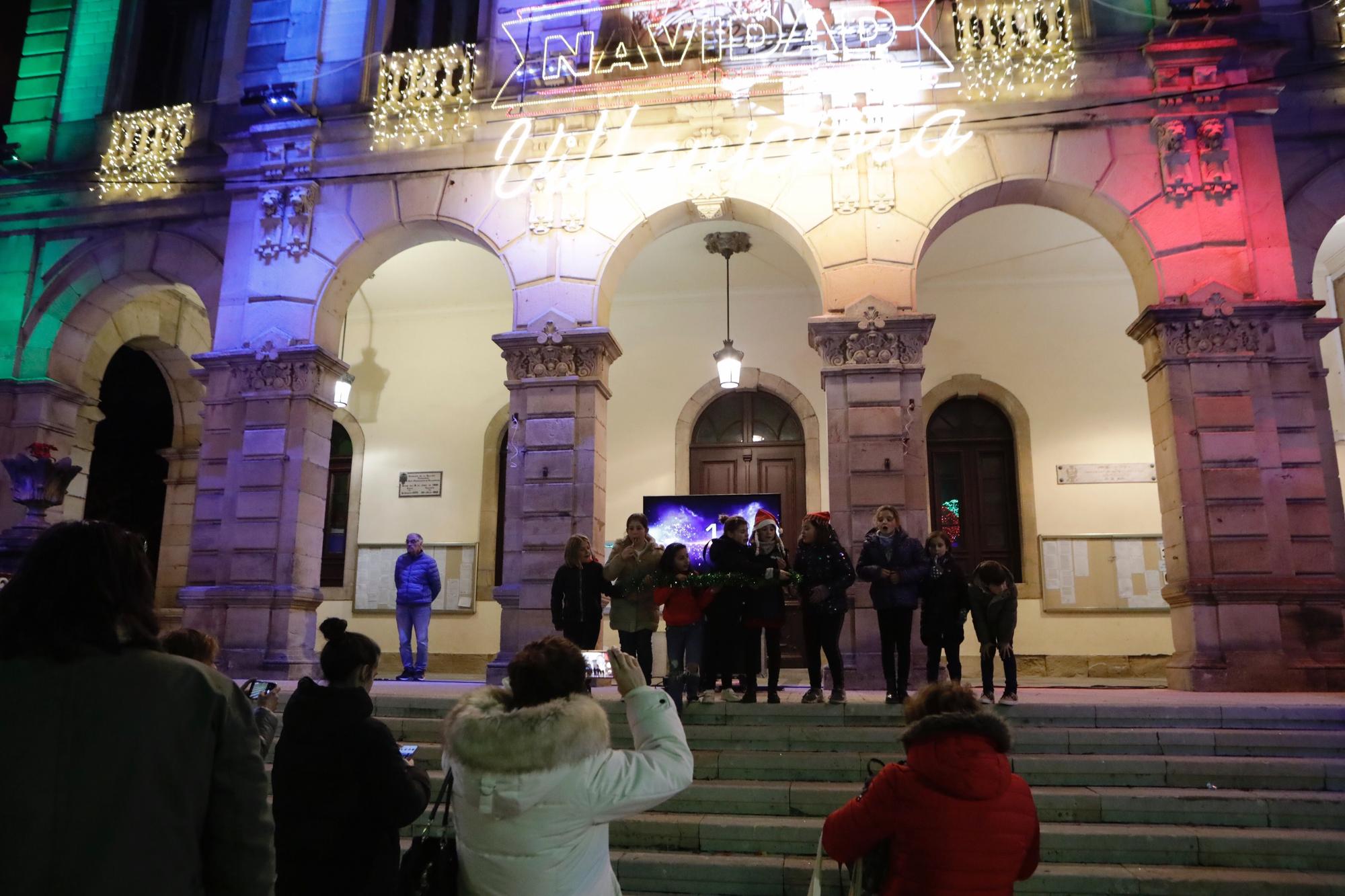 Así fue el encendido del alumbrado navideño en Villaviciosa