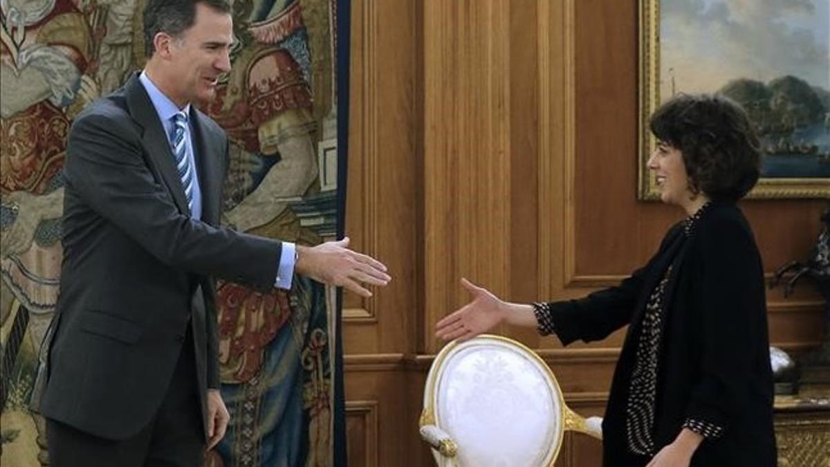 El Rey recibe a la diputada de En Marea Alexandra Fernández en el palacio de la Zarzuela, este viernes.