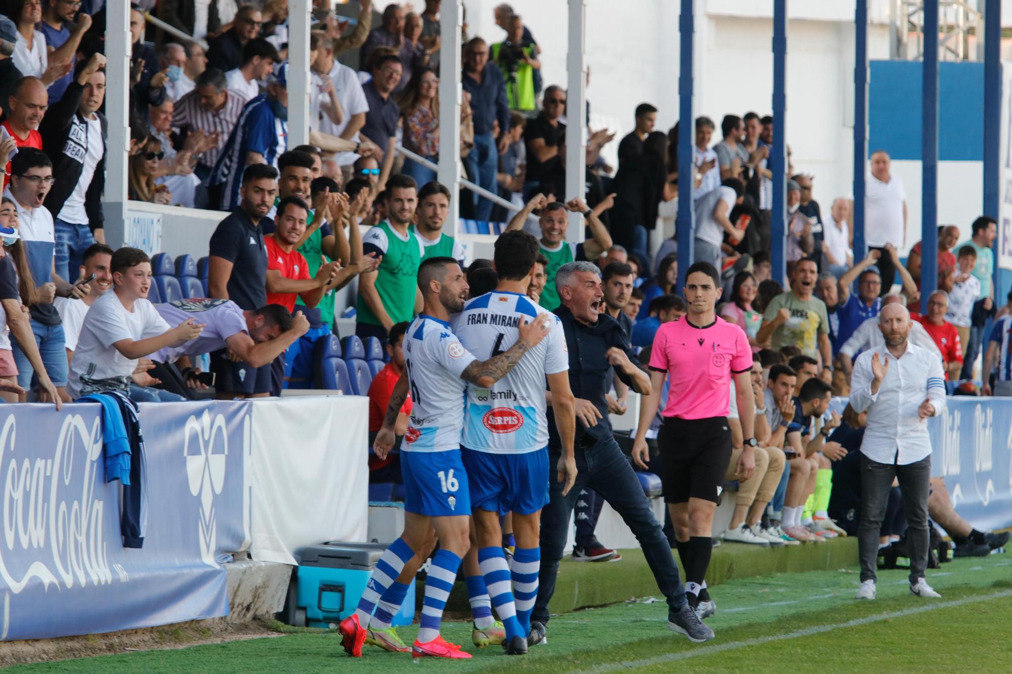 El Alcoyano salva un punto que puede saber a poco (2-2)