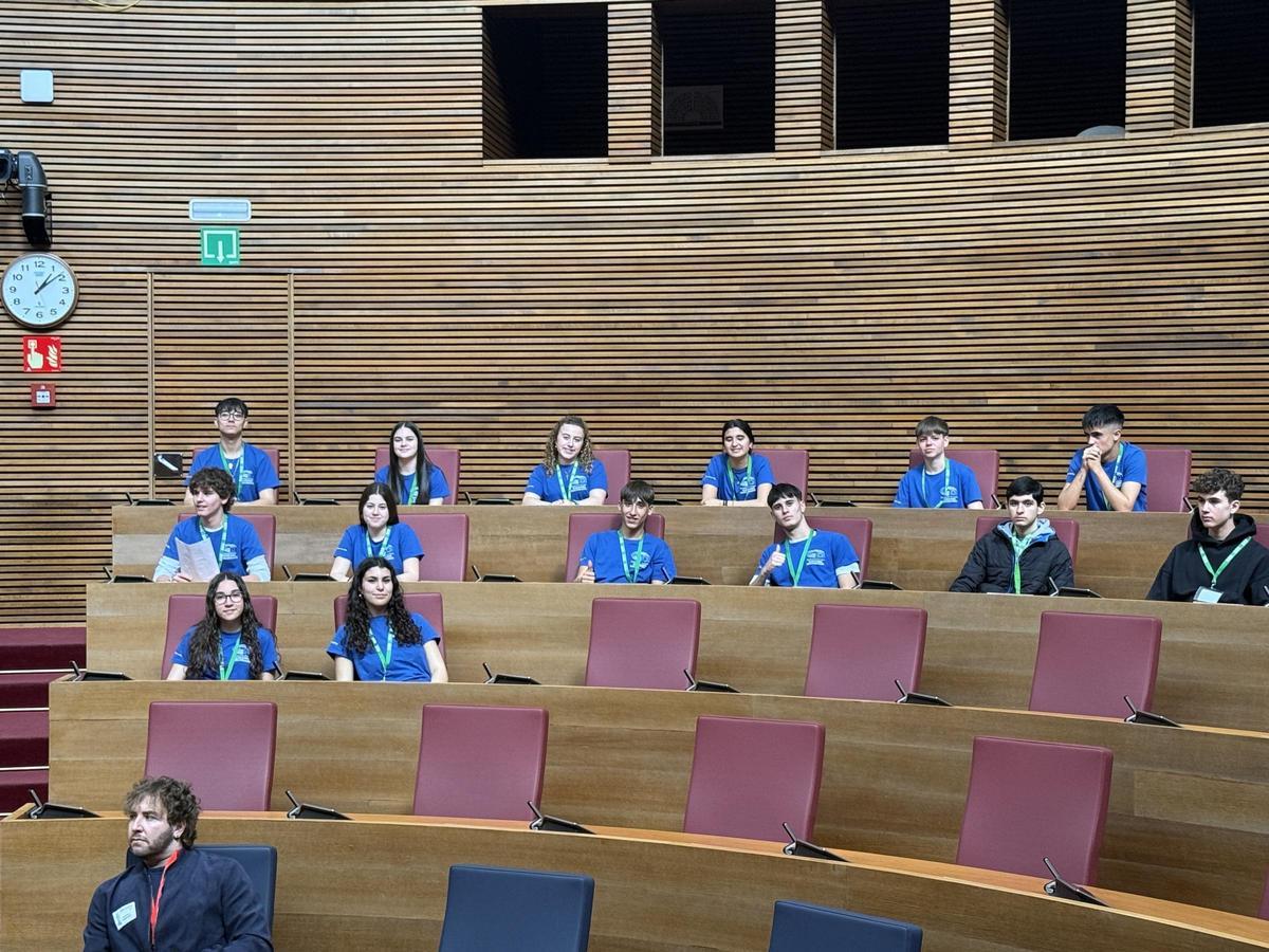 Alumnos del instituto Sixto Marco de Elche en las Cortes Valencianas