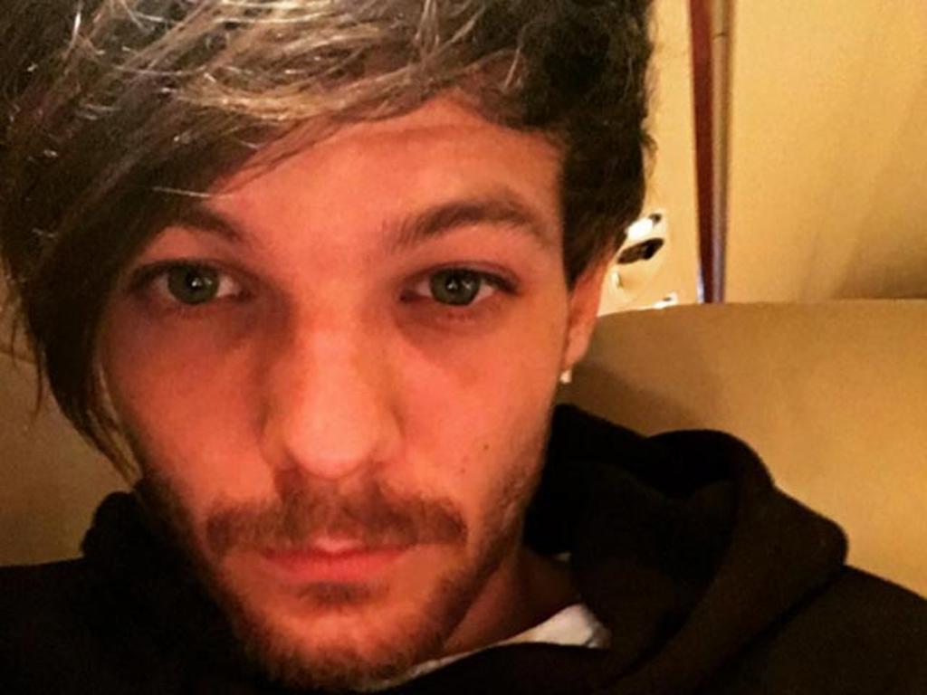 Las fans de One Direction piensan que el bebé de Louis Tomlinson es de mentira