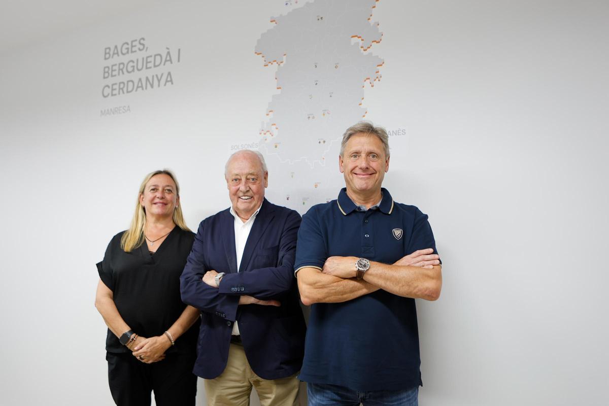 Susana Puell, responsable del futbol femení de la FCF, Joan Soteras i Esteve Olivella, delegat del Bages, Berguedà i Cerdanya