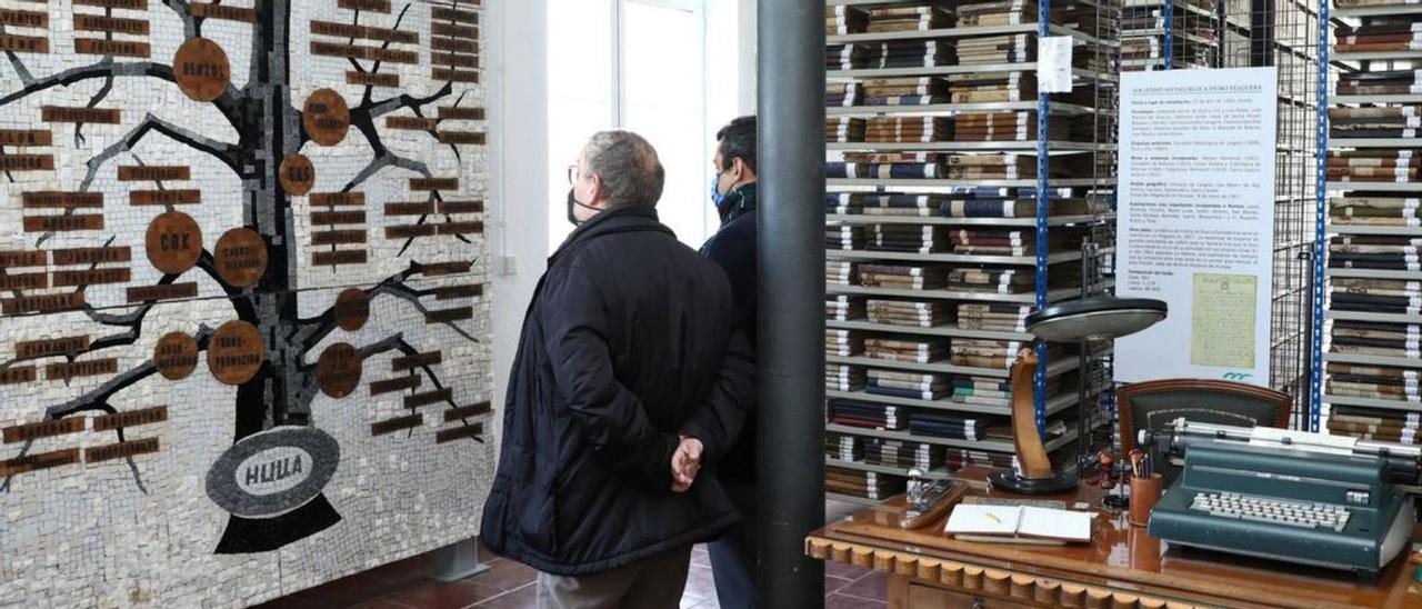 El “Árbol de la hulla”, ubicado en la sala de fondos documentales. | Juan Plaza