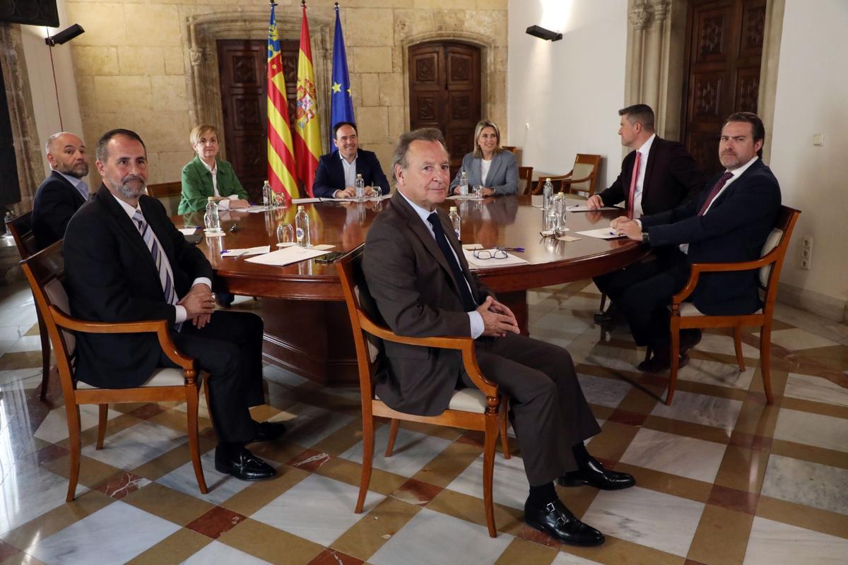 Pérez Llorca se ha reunido este martes con la patronal azulejera.