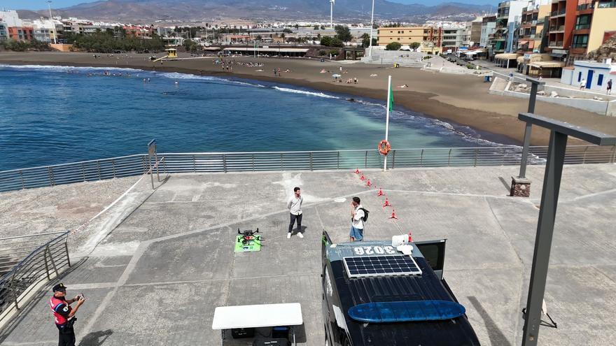 Las playas de Gran Canaria recuperan la normalidad tras darse &quot;excesivo bombo&quot; al tiburón