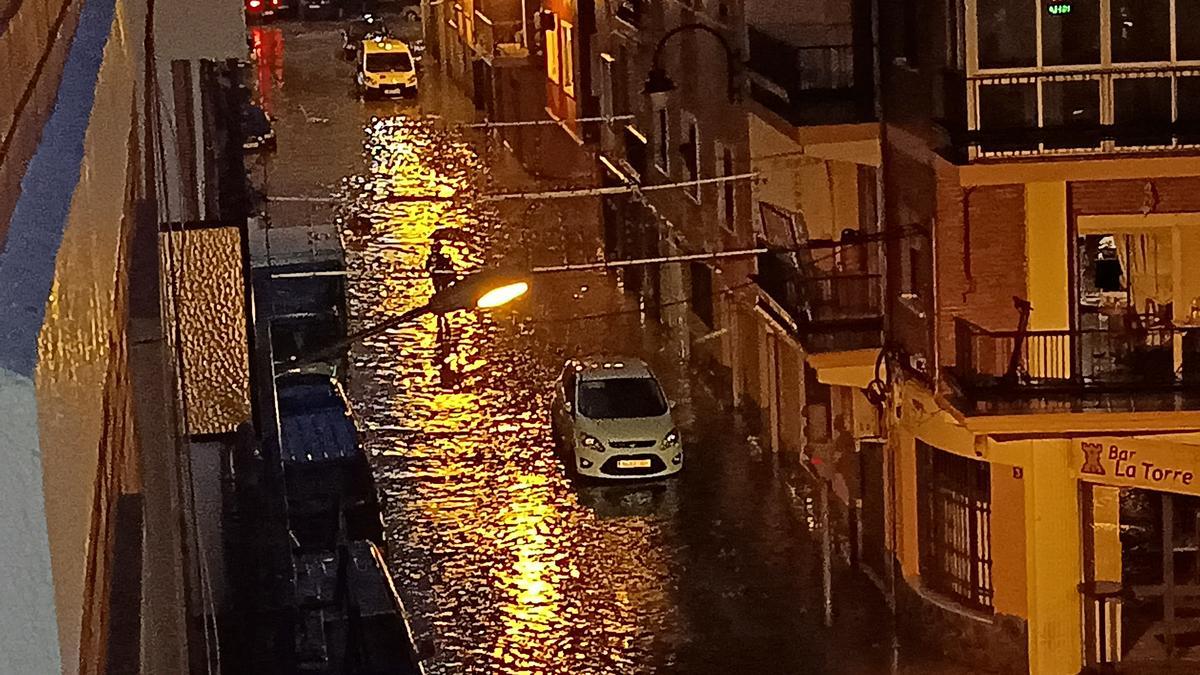 La lluvia inunda Alzira y otras localidades de la Ribera