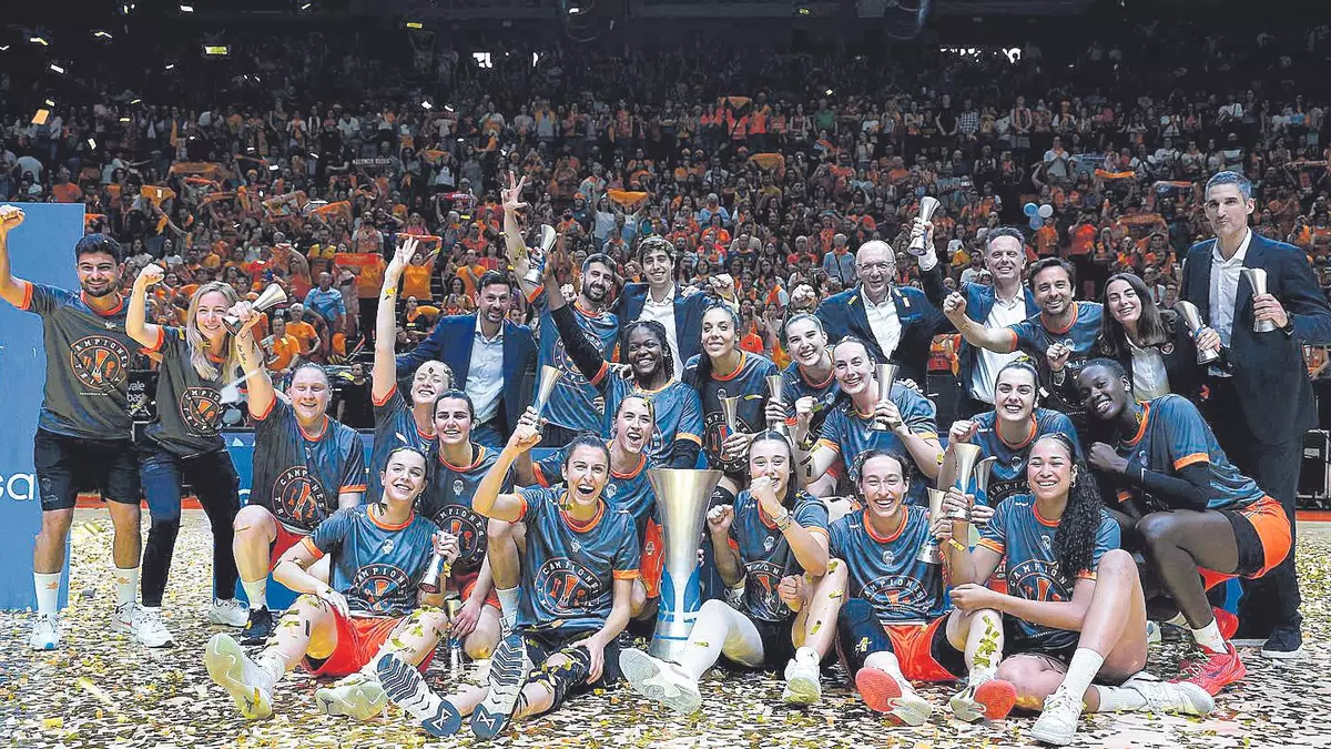 Premios SUPER 2024: Las taronja celebraron un histórico triplete nacional