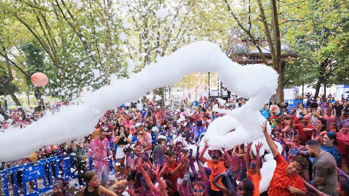 En imágenes: la Holi Party de las fiestas de San Agustín