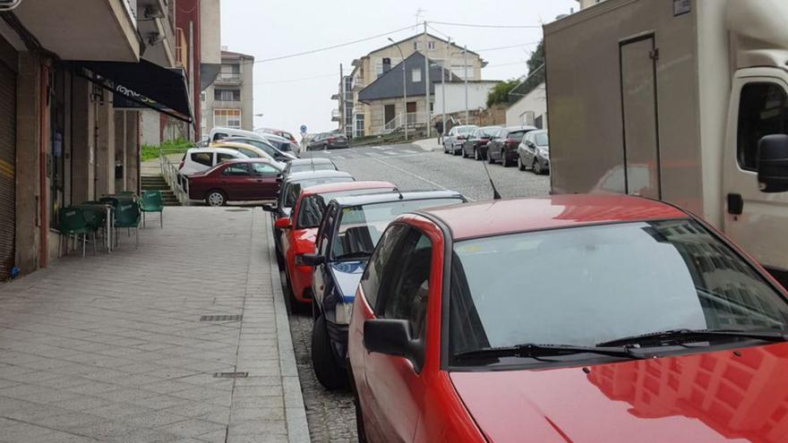 La calle Nicomedes Pastor Díaz, en A Carballeira. |   // I.O.