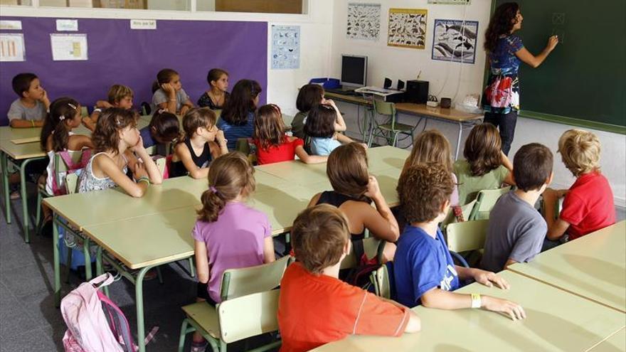Los primeros 2.400 docentes interinos llegan a las aulas extremeñas