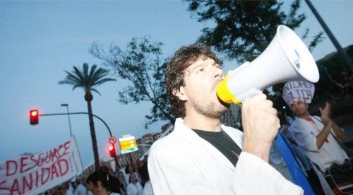 La Marea Blanca congrega a 6.000 murcianos para pedir el fin de los recortes en Sanidad