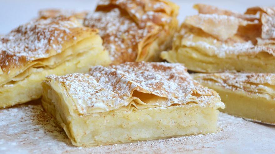 El bougatsa és un pastís de llet molt popular a Tessalònica i altres zones de Grècia