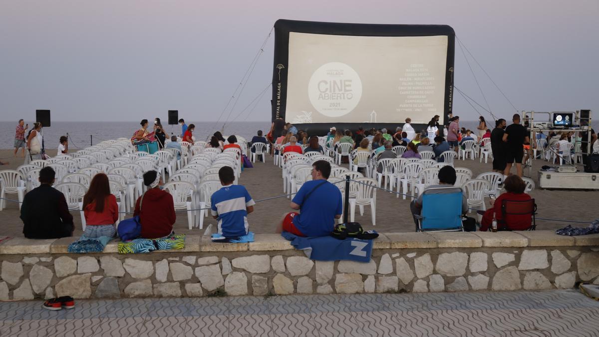 Proyección de Cine Abierto, en la playa de la Misericordia.