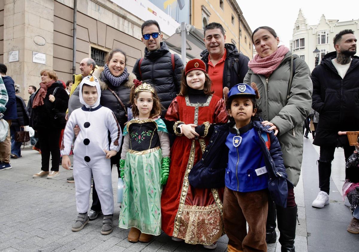 El desfile infantil de Antroxu por las calles de Gijón, en imágenes