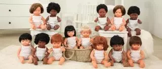 La patronal europea del juguete premia las muñecas multiétnicas y con síndrome de Down de Miniland