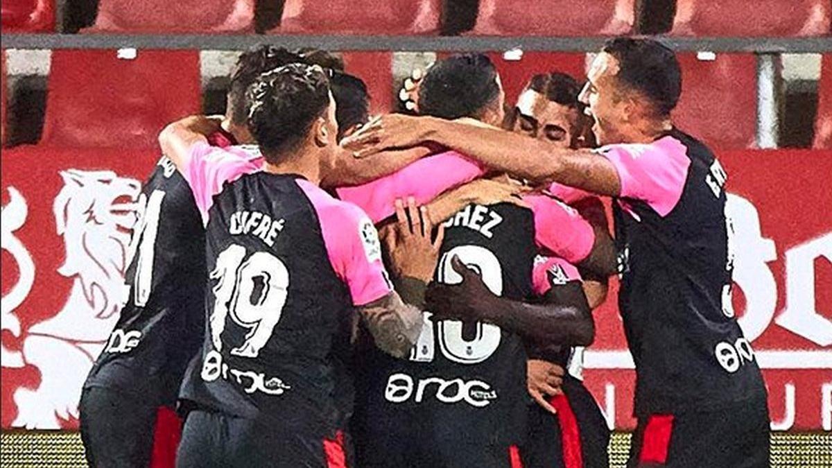 Los jugadores del Mallorca celebran el gol de Salva Sevilla en Montilivi.