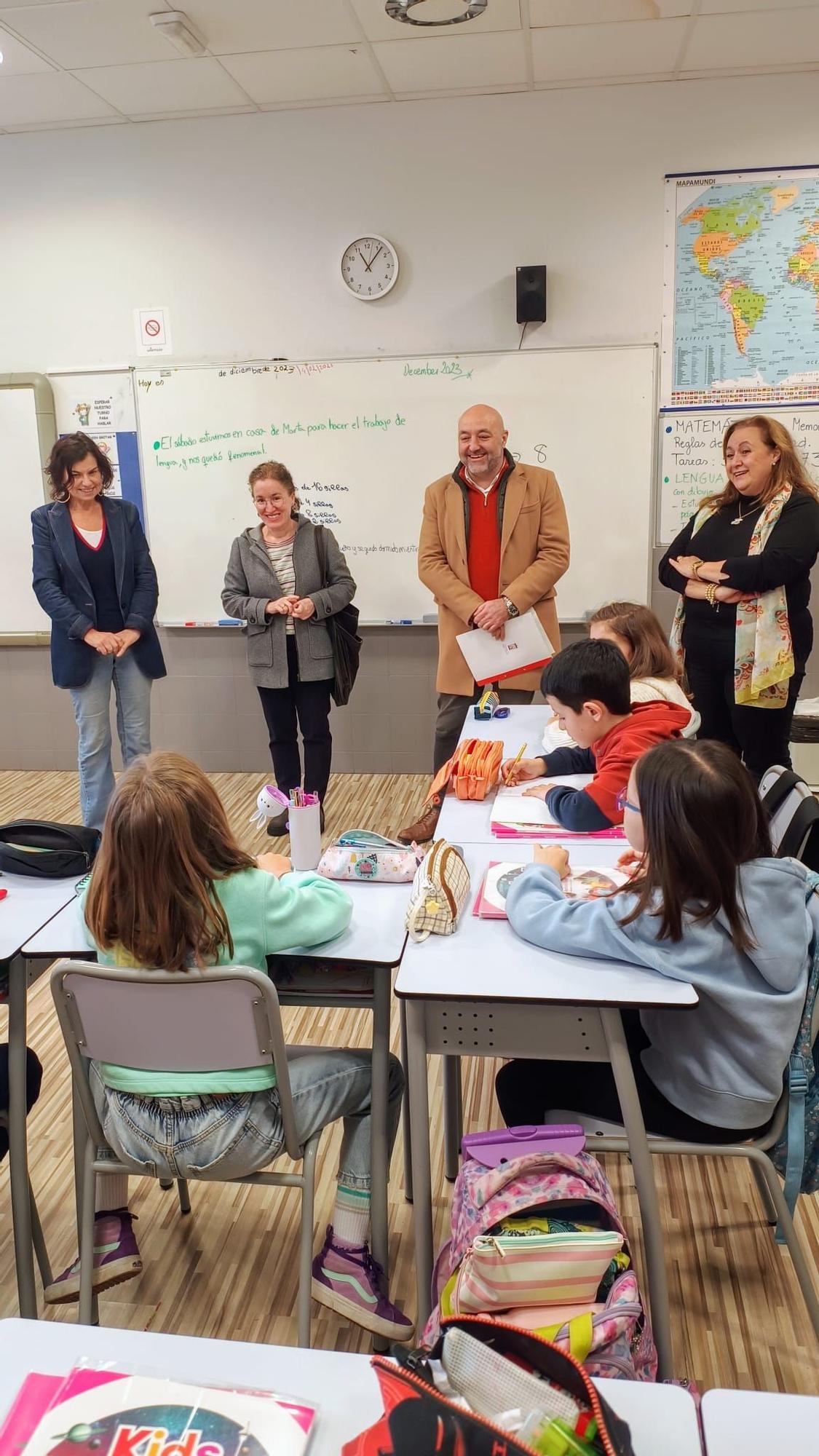 Los escolares derriban muros con pinceles (en imágenes)