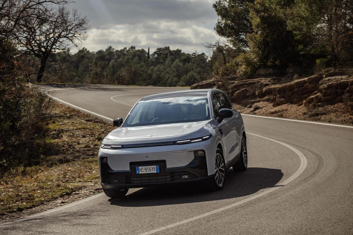 El nuevo Leapmotor B10 conquista el segmento C-SUV con sus versiones 100% eléctrica B10 BEV y híbrida B10 REEV Hybrid