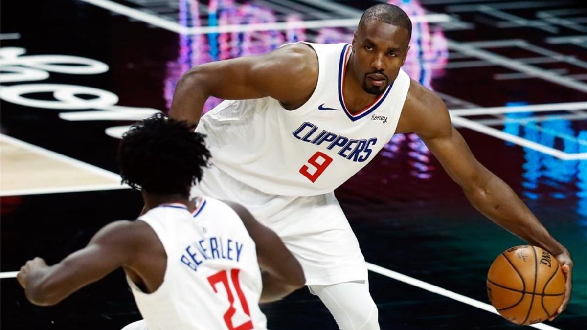 Serge Ibaka en un partido con Los Angeles Clippers