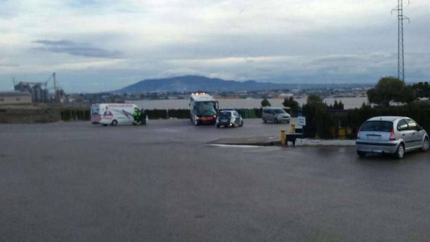 Dieciséis heridos tras el choque entre un camión y un autobús en Totana