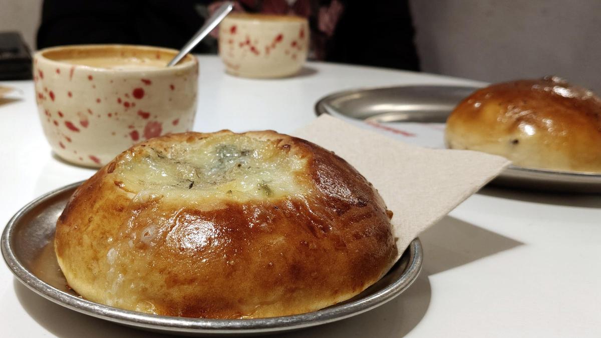 'Brioche' con queso gorgonzola de Forno Bomba.