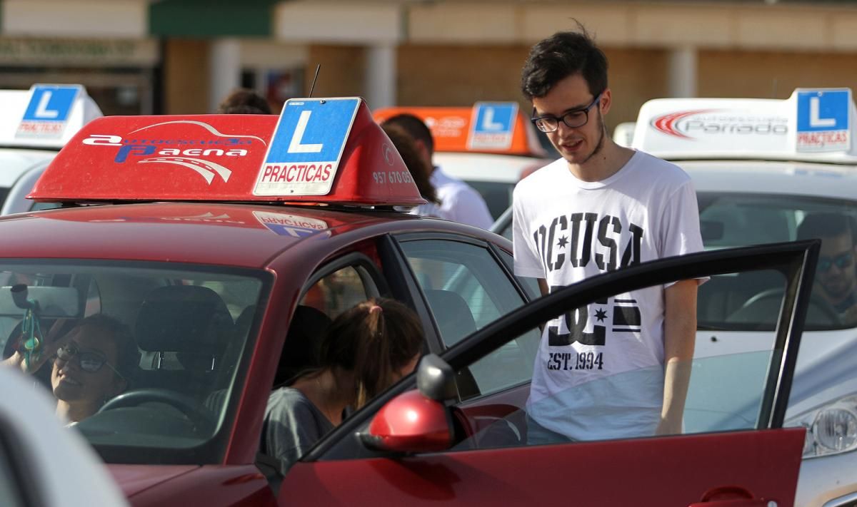 Fotogalería / Manifestación en Córdoba de autoescuelas