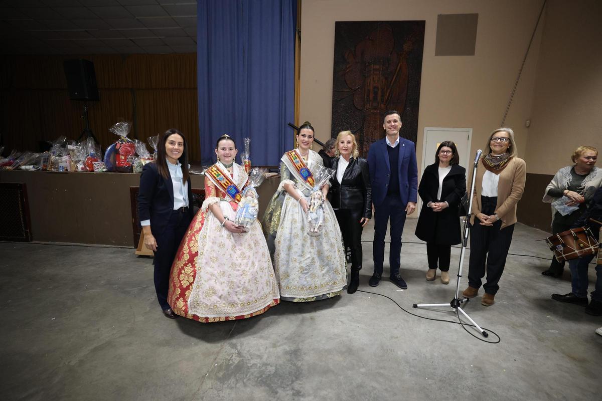 Las reinas falleras de Burriana, Laura Sendra y Ana Olivas, participaron en el acto.