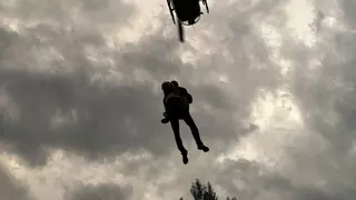 Rescatados 15 menores y cuatro monitores en helicóptero tras la crecida de la riera de Beget por las lluvias