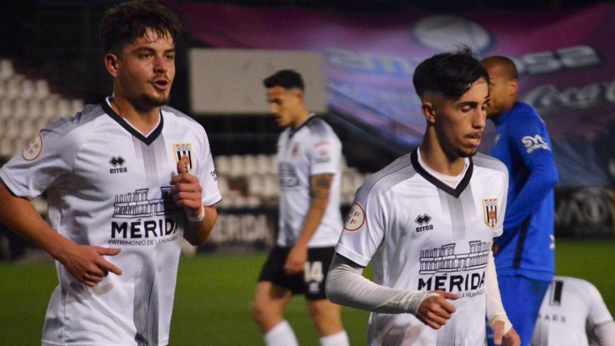 Dani Lorenzo y Larrubia, jugadores del Mérida.