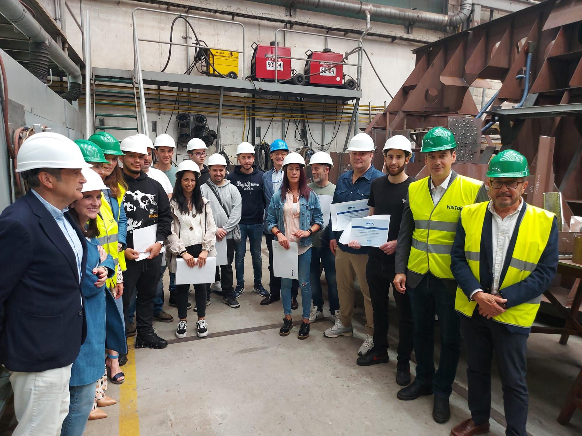 En imágenes: Así fue la entrega de títulos del curso de formación a la carta del Sepepa para Gondán