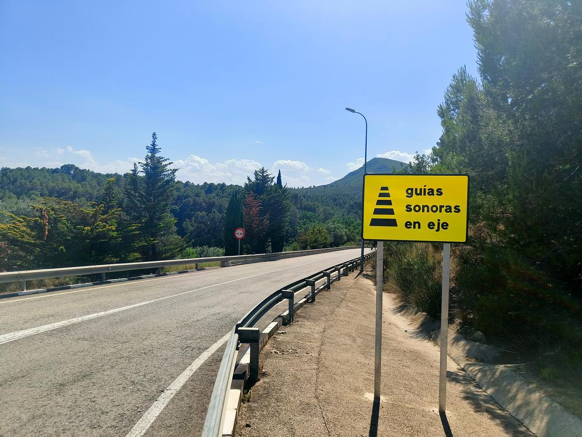 Implantación de marcas viales sonoras para motos en carreteras provinciales.