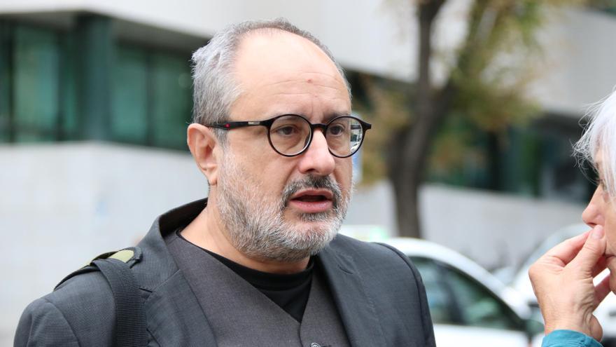 Condemnen Antonio Baños a quatre mesos de presó  per negar-se a contestar a Vox en el judici del procés